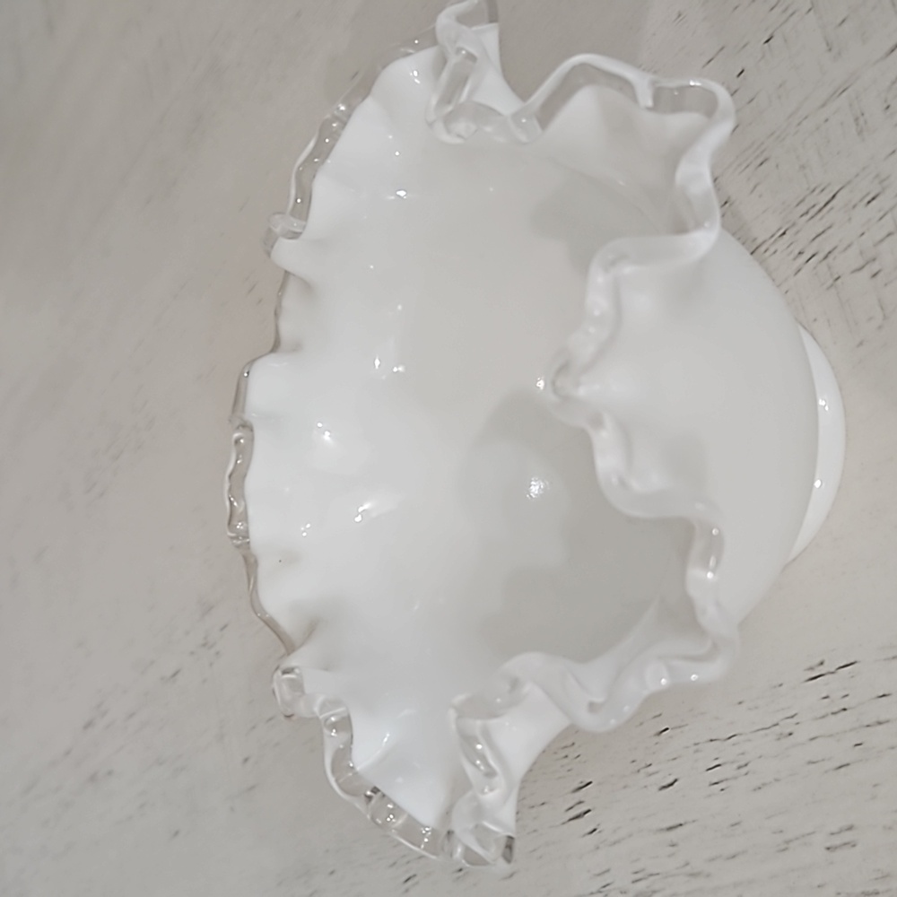 Milk glass vintage